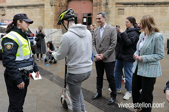 Castellón presenta un dispositivo pionero en España para el control de la movilidad en patinete eléctrico