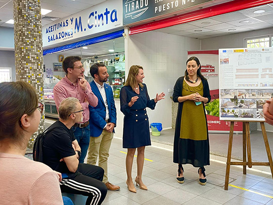El gobierno municipal invertirá más 400.000 euros en la reforma del Mercat de Sant Antoni incorporando las peticiones de los vendedores
