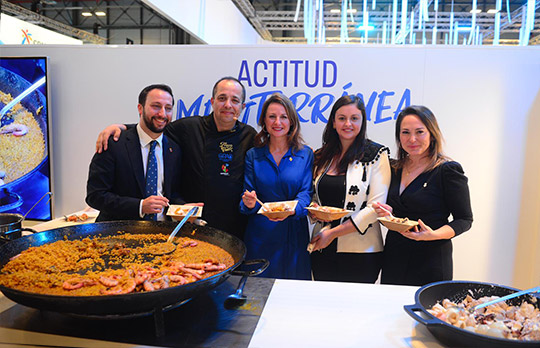 El arroz a banda triunfa en Fitur de la mano de la Tasca el Puerto