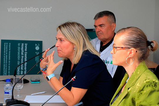 Inma Castell dona la recaudación de su libro a la investigación del cáncer de pulmón Inma Castell dona la recaudación de su libro a la investigación del cáncer de pulmón