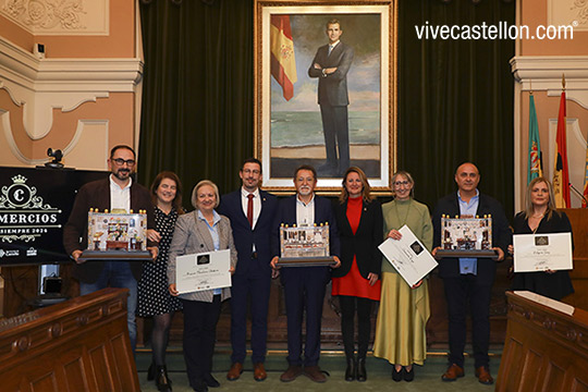 El Ayuntamiento de Castellón reconoce la trayectoria de Carnicería Royo, Muscari Floristería Chabrera y Relojería Sanz en la Gala de Comercios Veteranos 2024