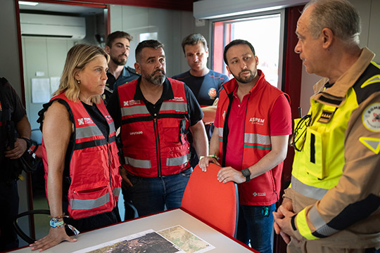 Marta Barrachina anuncia la estabilización del incendio forestal de Benicàssim y agradece el esfuerzo y la profesionalidad de todos los agentes desplegados