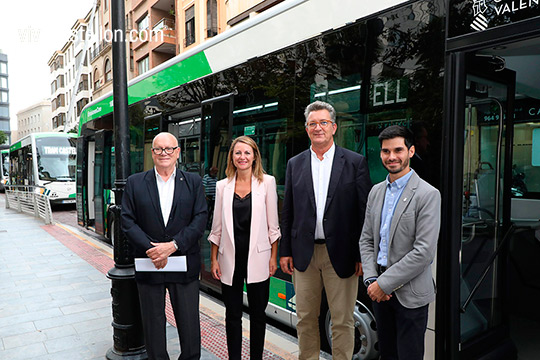 Carrasco muestra su satisfacción por los nuevos vehículos del TRAM “un transporte público que ya han utilizado 27 millones y medio de usuarios y que es parte de la identidad castellonense” Carrasco muestra su satisfacción por los nuevos vehículos del TRAM “un transporte público que ya han utilizado 27 millones y medio de usuarios y que es parte de la identidad castellonense”