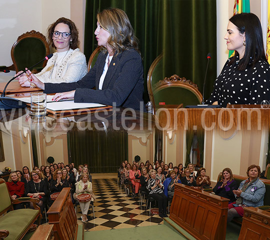 Homenaje a todas las Reinas de las fiestas de Castellón