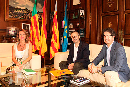 La Alcaldesa recibe al Director General del Instituto Valenciano de Cultura La Alcaldesa recibe al Director General del Instituto Valenciano de Cultura