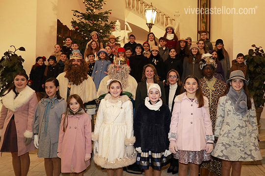 Espectacular cabalgata de los Reyes Magos en Castellón