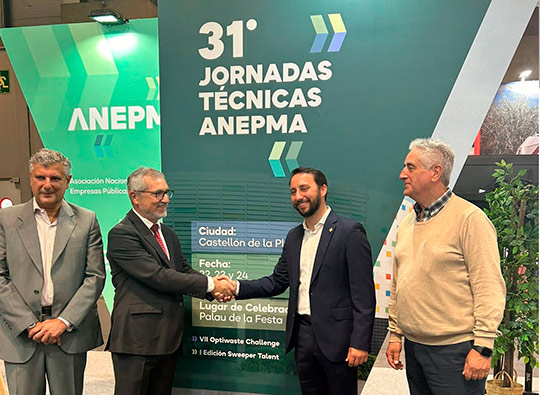 Sergio Toledo presenta en Madrid el próximo congreso de la Asociación de Empresas Públicas de Medio Ambiente que se celebrará en Castellón del 22 al 24 de octubre