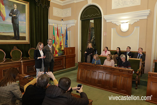Carrasco y Barrera apuestan por ´la desjudicialización de La Pérgola para el uso ciudadano pasando de los juzgados al consenso´