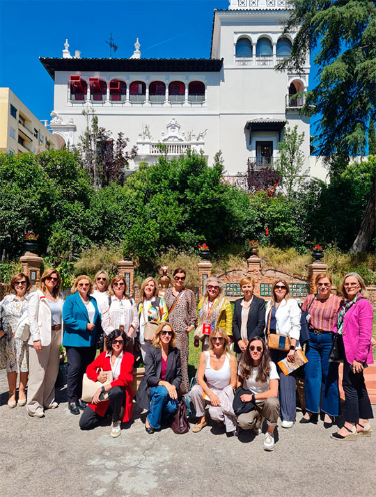 La asociación de Directivas y Empresarias de Castellón – NDCS- visitaron el Palacio de las Cortes en una Jornada de Networking La asociación de Directivas y Empresarias de Castellón – NDCS- visitaron el Palacio de las Cortes en una Jornada de Networking