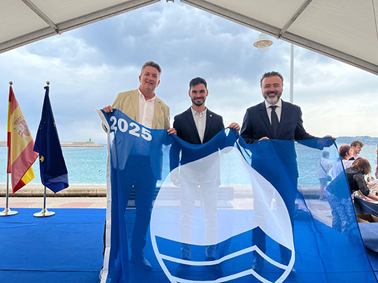 Castellón renueva las Banderas Azules para las playas del Pinar y Gurugú, y los distintivos de Sendero Azul y Centro Azul