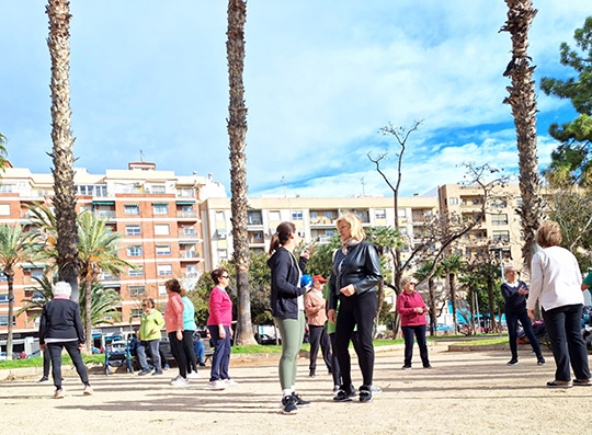 La concejalía de Gente Mayor impulsa por primera vez un programa de ejercicio sénior en los parques de la ciudad