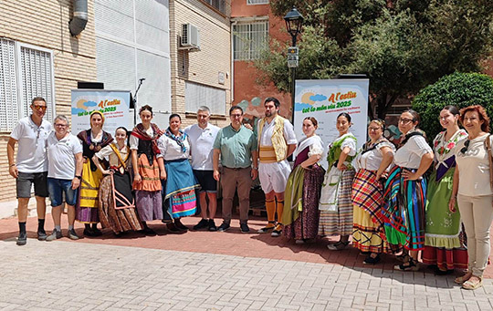 Arranca el ciclo “A l’estiu, tot lo món viu” llevando danzas tradicionales y la cultura tradicional hasta el Grupo San Lorenzo Arranca el ciclo “A l’estiu, tot lo món viu” llevando danzas tradicionales y la cultura tradicional hasta el Grupo San Lorenzo