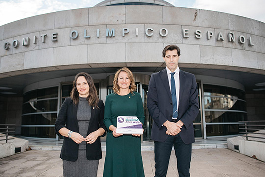 Begoña Carrasco recoge el distintivo “Active Running Cities” para Castellón por su apuesta por el atletismo y el fomento de la actividad física 