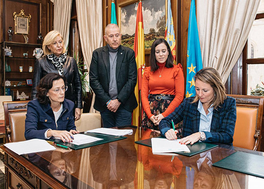 Carrasco cumple con su compromiso y el Ayuntamiento adquirirá la quinta de las viviendas sociales prometidas antes de 2026 