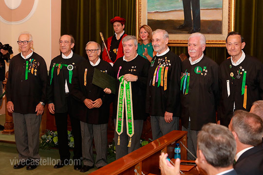 Castellón entrega Medallas de Oro a la Banda Municipal y al periódico Mediterráneo, Corbatín de Honor a Els Llauradors y nombra Hijo Adoptivo a Ignacio Pérez de Heredia