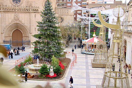 Castellón inicia la cuenta atrás para vivir una “Encesa” de las luces de Navidad con la mitología castellonense y los ángeles como protagonistas