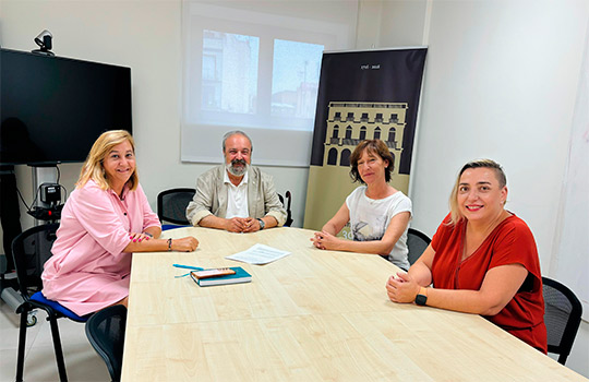 El Ayuntamiento de Castellón y el Colegio de Veterinarios firman un convenio para la protección animal y el control de colonias felinas