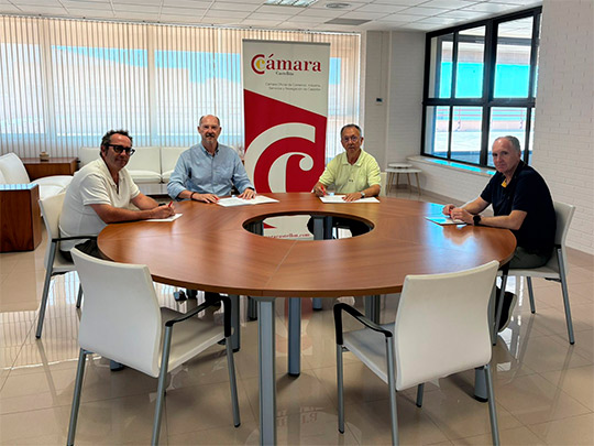La Cámara de Comercio de Castellón renueva por cuarta vez el patrocinio principal de la Carrera de las Empresas de Castellón La Cámara de Comercio de Castellón renueva por cuarta vez el patrocinio principal de la Carrera de las Empresas de Castellón