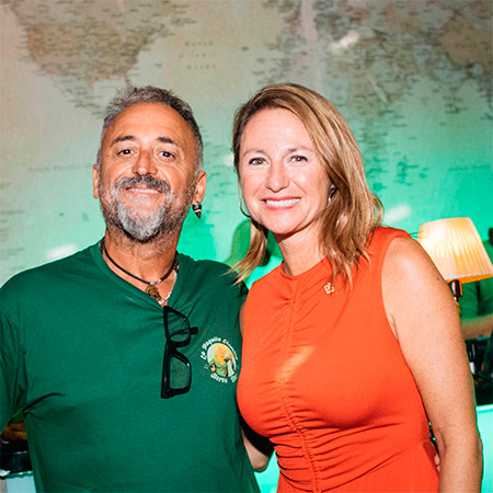 La alcaldesa visita el nuevo local de ocio “La Paquita Cósmica” que ha abierto sus puertas en Castellón