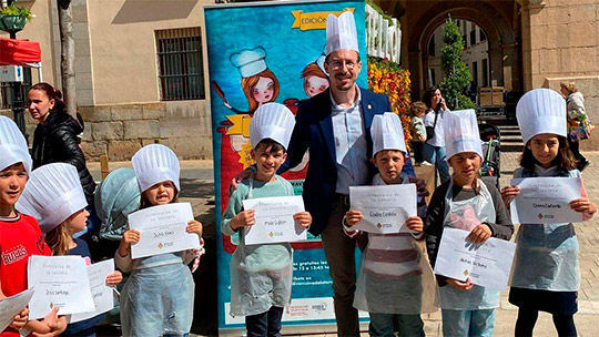 La concejalía de Comercio comienza este sábado una nueva edición de Divercuina para acercar la cocina y los productos locales a los más pequeños