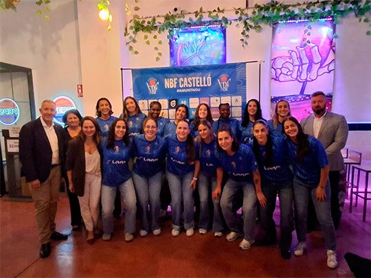 El Ayuntamiento de Castellón apoya al Nou Bàsquet Femení en la presentación de temporada de su primer equipo FUSTECMA NBF Castelló