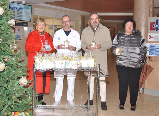 El Taller de Empleo entrega obsequios para los niños y niñas del Hospital General en la víspera del Día de los Reyes Magos