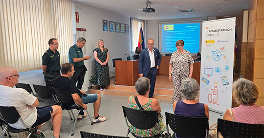 ‘La Administración cerca de ti’ ha atendido en Castellón a más de 850 personas y ayudado a obtener 219 certificados