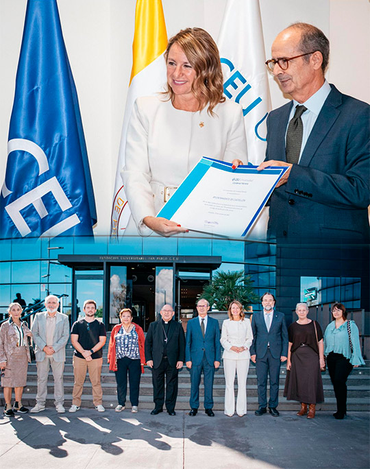 La alcaldesa de Castellón asiste al acto institucional organizado por el CEU