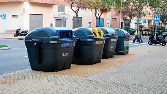 Castellón renueva más de 2.300 contenedores y lanza una web para geolocalizar cuáles son los contenedores más próximos Castellón renueva más de 2.300 contenedores y lanza una web para geolocalizar cuáles son los contenedores más próximos