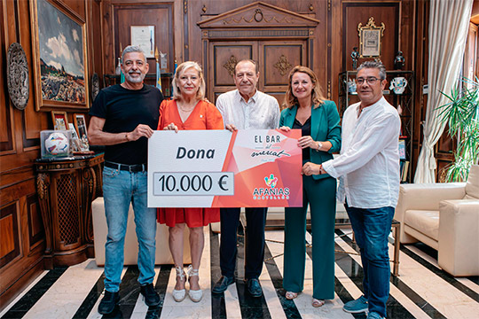 AFANIAS recibe 10.000 euros recaudados en la VII edición del Vermut Solidario
