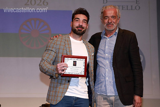 El Ayuntamiento apoya a la Asociación de Integración Gitana en la primera gala de los Premios Rromipen El Ayuntamiento apoya a la Asociación de Integración Gitana en la primera gala de los Premios Rromipen