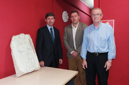 hallazgo de un relieve que podría estar fechado en el siglo XIV