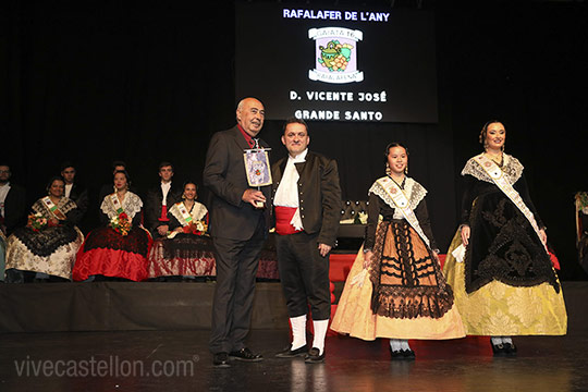 Se hizo entrega del distintivo de Rafalafer de l'any a Vicente José Grande Santo. Se hizo entrega del distintivo de Rafalafer de l'any a Vicente José Grande Santo.