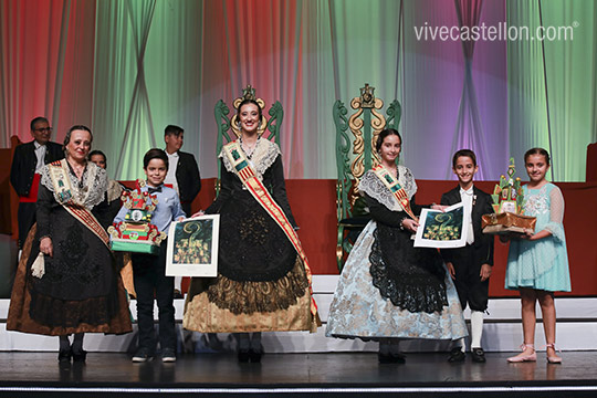 Adriana Llopis y Lucía y Carlos Benedito, máximos representantes de la Gaiata 15 Sequiol Adriana Llopis y Lucía y Carlos Benedito, máximos representantes de la Gaiata 15 Sequiol