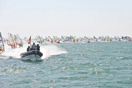 Tres windsurfistas de Castellón participaran en la DEFI-WIND la prueba más multitudinaria de Windsurf 
