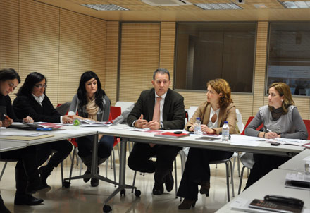 Estrategia Provincial para fomentar empleo, emprendimiento y promoción económica Estrategia Provincial para fomentar empleo, emprendimiento y promoción económica
