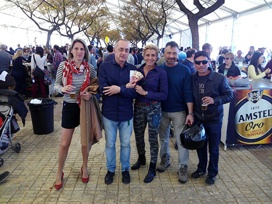 Entrega de un premio del concurso del Mesón de la tapa y la cerveza Enrique Querol