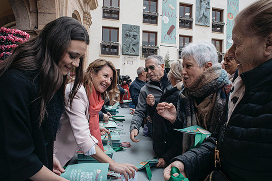 Castellón comienza el reparto de los 50.000 llibrets de las fiestas de la Magdalena