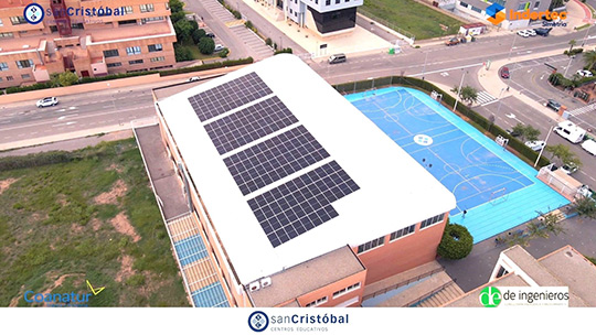 Colegio San Cristóbal apuesta por la sostenibilidad con la instalación de una planta de energía fotovoltaica