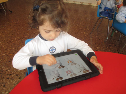 El Colegio San Cristóbal introduce el iPad como herramienta educativa en ESO El Colegio San Cristóbal introduce el iPad como herramienta educativa en ESO