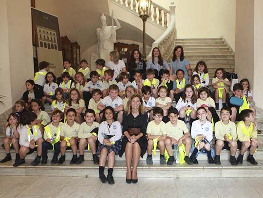 Alumnos de Primaria del colegio San Cristóbal visitan el Ayuntamiento