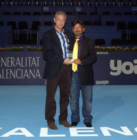El Club de Tenis Castellón recibe el galardón de subcampeón regional alevín por equipos