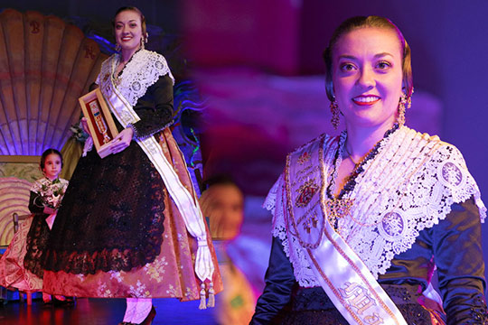 Belén Cazilla viste de Filigranes en su presentación como madrina de la Gaiata 8