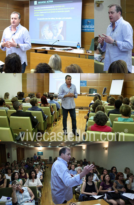 El coach Fernando Muñoz en la Fundación Caja Castellón El coach Fernando Muñoz en la Fundación Caja Castellón