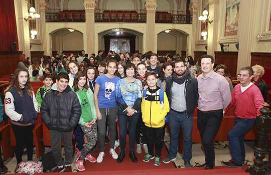 La escritora Rosa Montero se reúne con más de doscientos estudiantes de Castellón