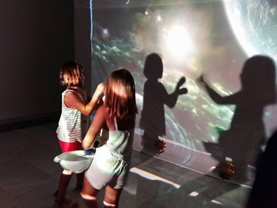 Del collage al teatro de sombras, exposición y espectáculo teatral infantil en Castellón  