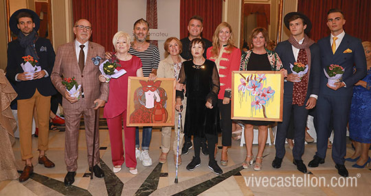 Desfile solidario para mayores de Higinio Mateu Desfile solidario para mayores de Higinio Mateu