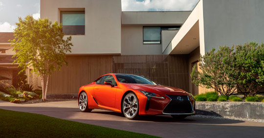 El nuevo Lexus LC 500h 2021 estrena un espectacular color Naranja Carnelian