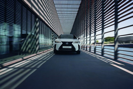 Lexus UX 2023 presenta mejoras en la conducción y funcionalidad
