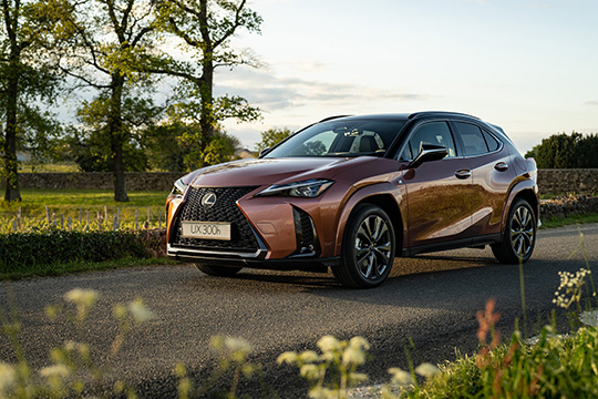 Nuevo Lexus UX 300h, más potencia total y mayor confort al volante